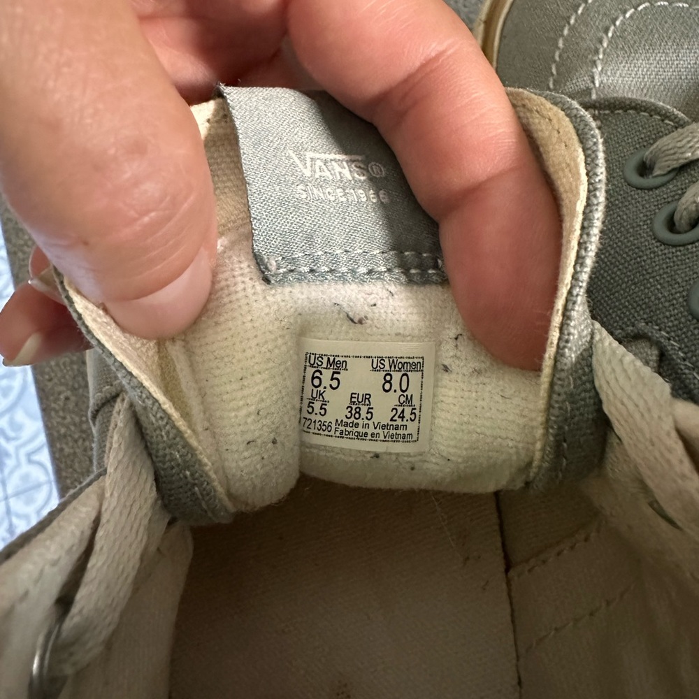 Vans - Picture 4 of 7